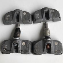 Load image into Gallery viewer, Set of 4 BMW Tire Pressure Monitoring System TPMS 6781847-02 9404ff6a