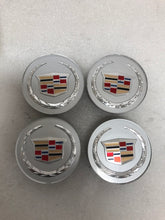 Load image into Gallery viewer, SET OF 4 Cadillac Center Caps 9597375