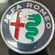 Load image into Gallery viewer, Alfa Romeo Wheel Hub Center Cap 60MM e5542b34