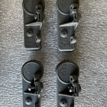Load image into Gallery viewer, Set of 2 Buick Chevrolet Cadillac TPMS 315 MHz dfafcfeb