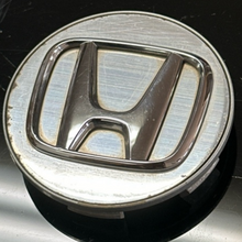 Load image into Gallery viewer, Honda Wheel Hub Center Cap 08W16-S3N-AM00-02 94025f83