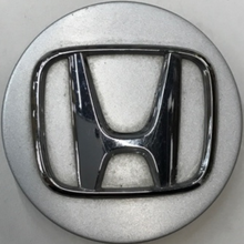 Load image into Gallery viewer, Honda OEM Wheel Center Cap Silver Finish Chrome Logo 08W17-SEA-6M00-B3 de50ecb2