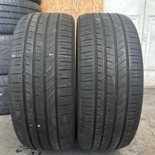 Load image into Gallery viewer, TOYO Set of 2 TIRE 225/40/19 b3625f0b