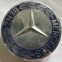 Load image into Gallery viewer, Set of 4 Mercedes-Benz Silver Center Caps A1714000025 086f411c