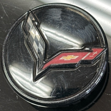 Load image into Gallery viewer, Chevrolet Corvette Factory OEM Center Cap 9595010 f20e5df0