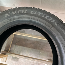 Load image into Gallery viewer, Cooper Evolution Winter Size 185/65/14