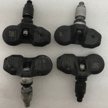 Load image into Gallery viewer, Set of 4 Lamborghini TPMS SENSOR 433 Mhz 7PP907275F 4fb4ed02