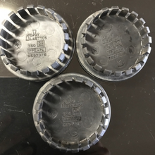 Load image into Gallery viewer, Set of 3 Cadillac Wheel Hub Center Cap 9597375 ee34ba53