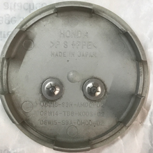 Load image into Gallery viewer, Honda Wheel Hub Center Cap Silver 08W16-S3N-AM00-02 bf581a76