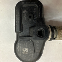 Load image into Gallery viewer, NISSAN OEM Tire Pressure Monitor Sensor TPMS 40700-1LA0E 22c60bb3