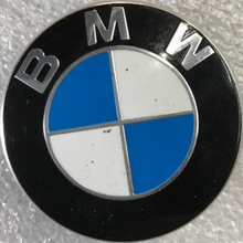 Load image into Gallery viewer, Set of 2 BMW Center Hub Cap 56mm 36136850834 e15703b0