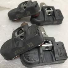 Load image into Gallery viewer, Set of 4 Mercedes Benz TPMS 433mhz A0009050030 8f16234c