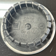 Load image into Gallery viewer, Pontiac Wheel Hub Center Cap 9595157 dc5d372f
