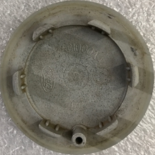 Load image into Gallery viewer, Set of 4 Genuine Aston Martin DB9 DBS Alloy Wheel Center Cap 98AB1000AA 4e9d5a19