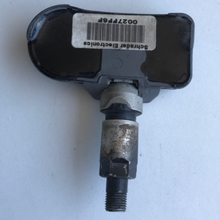 Load image into Gallery viewer, Set of 4 Mercedes-Benz Tire Pressure System TPMS f9e9f38f
