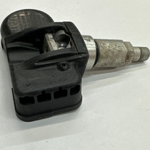 Load image into Gallery viewer, Set of 4 MERCEDES R231 SL550 SL450 TIRE PRESSURE SENSOR TPMS OEM 156c6f280