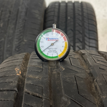 Load image into Gallery viewer, ROAD HUGGER GT ULTRA 225/40/18 TIRE 5e795b7e
