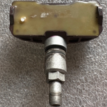Load image into Gallery viewer, Set of 4 Mercedes TPMS Tire Pressure Sensor 315 Mhz OEM A0055422418 3cb73471