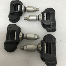 Load image into Gallery viewer, Set of 4 Mercedes Benz TPMS Sensor 433 Mhz 0009050030 136fa541