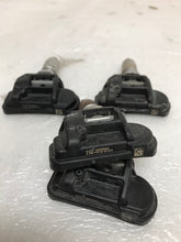 Load image into Gallery viewer, Set of 4 Mercedes Benz TPMS 433mhz A0009050030