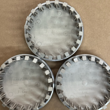 Load image into Gallery viewer, Set of 3 GMC Sierra Yukon Wheel Hub Center Cap 83MM 22837060 88589fca