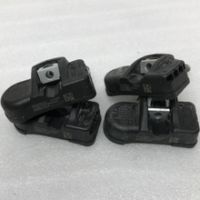 Load image into Gallery viewer, Set of 4 TPMS Mercedes Benz 433 Mhz A0009057200 a4db8d8c