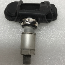 Load image into Gallery viewer, Set of 4 Mercedes Benz Schrader TPMS Sensor 0009050030 7a011e7e