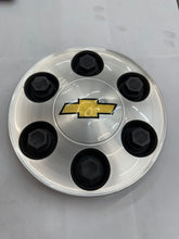 Load image into Gallery viewer, Chevy AVALANCHE SILVERADO SUBURBAN 1500 TAHOE Wheel Hub Center Cap 9596341 USA