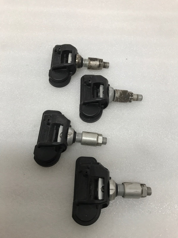 Set of 4 Mercedes Benz TPMS Sensor 0009050030 433MHz