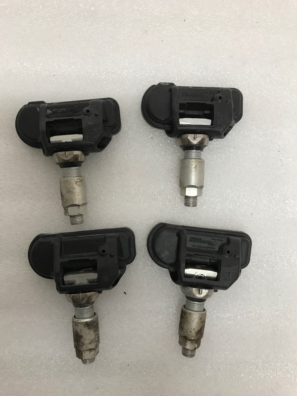 Set of 4 Mercedes Benz TPMS A0009050030