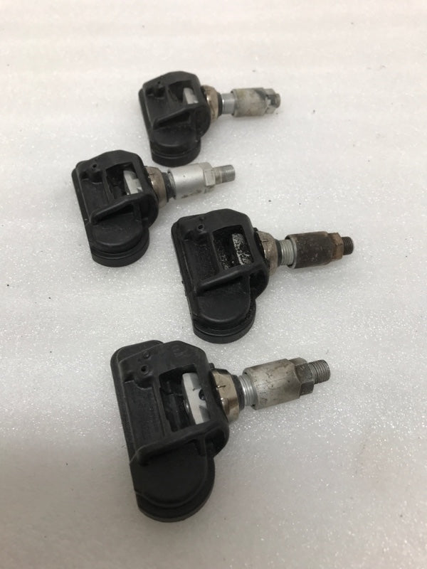 Mercedes Benz Set of 4 TPMS 433 Mhz A0009050030