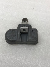 Load image into Gallery viewer, Set of 4 Mercedes Benz TPMS SENSOR 433 Mhz A0035400217