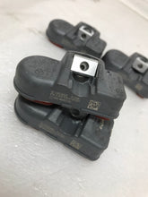 Load image into Gallery viewer, Set of 4 Denso Mercedes Benz TPMS Sensor 433MHz 9c0168a4